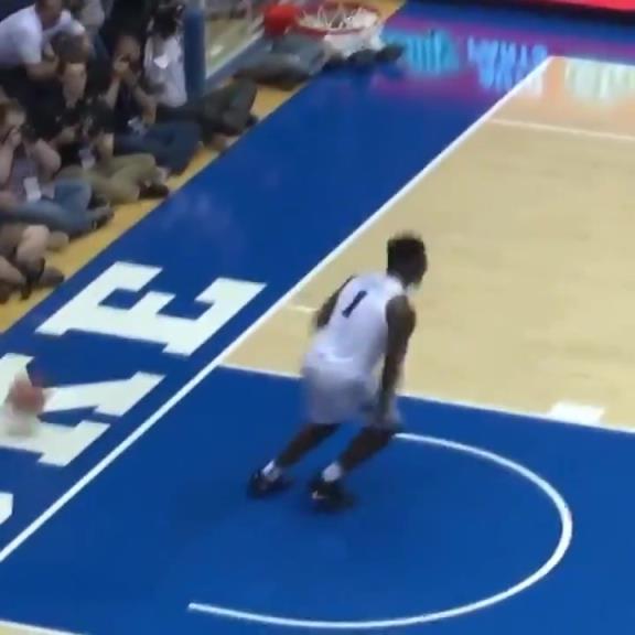 真的很炸裂!锡安大学时的球风是真劲爆啊